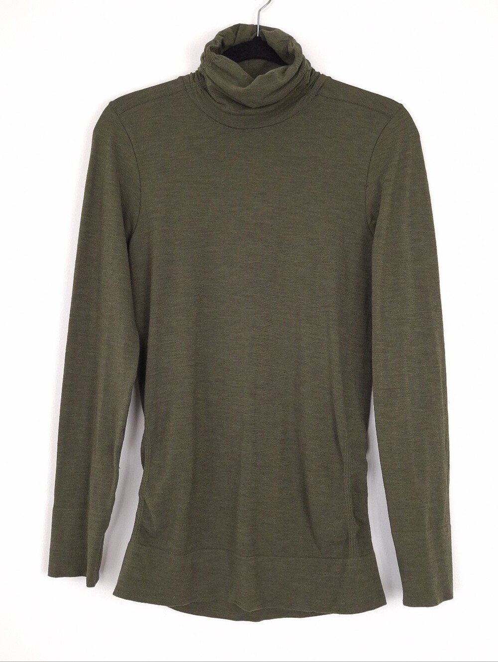 Athleta Remarkawool Turtleneck wool blend base layer top outdoor hiking ski fall